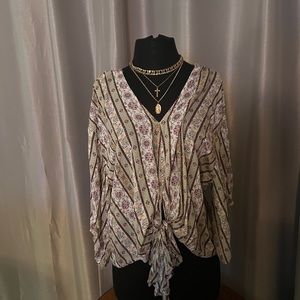 Bohemian Dorman sleeve lightweight blouse.